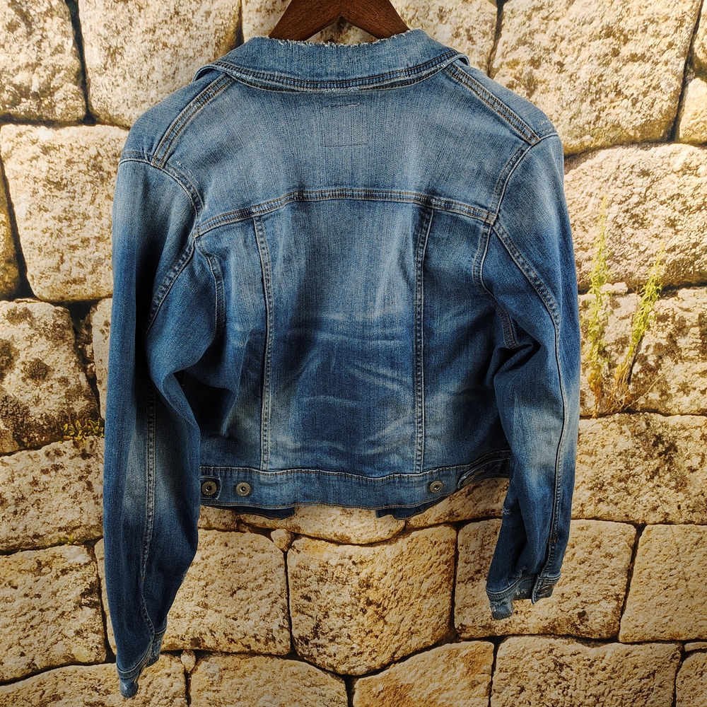 Torrid Distressed Medium Wash Denim Jacket Women's Size 0 (Large 10-12) - Picture 14 of 16